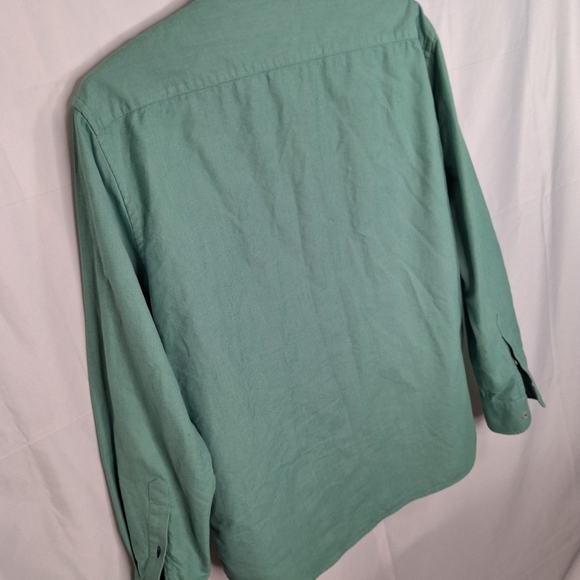 Untuckit LS Button Down size XL - Picture 9 of 12